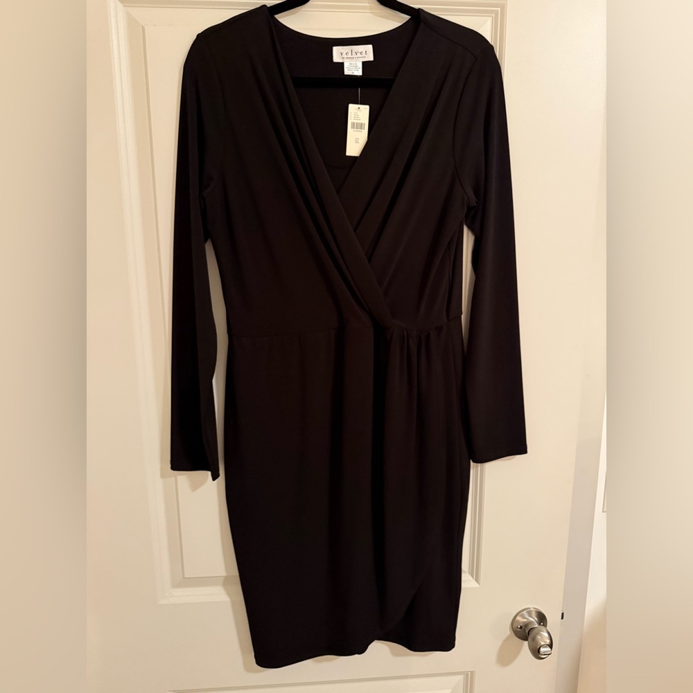 Velvet by Graham & Spencer Black Long Sleeve Dress